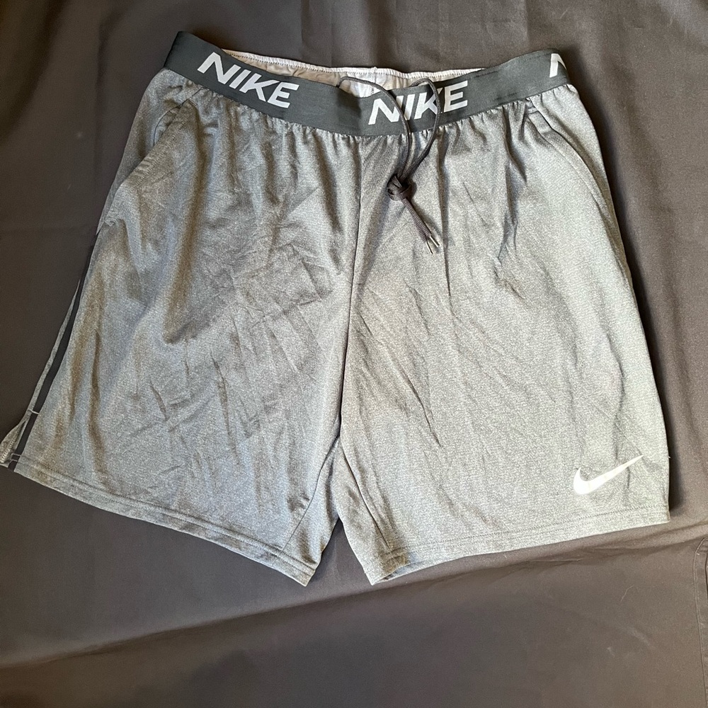 NWOT Nike Dri-Fit Training Short Basketball Size...Extra Large & XX Large - Picture 2 of 8